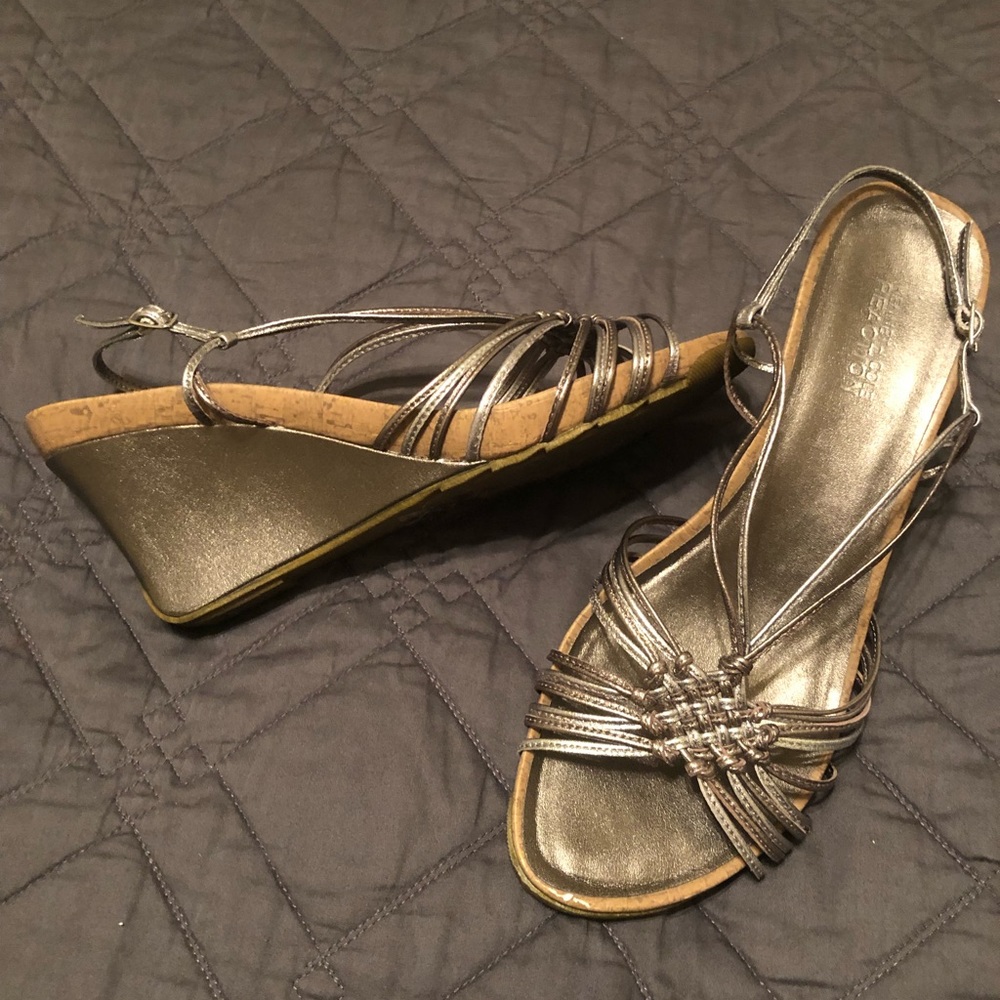 Kenneth Cole Reaction wedge sandals 7 1/2
